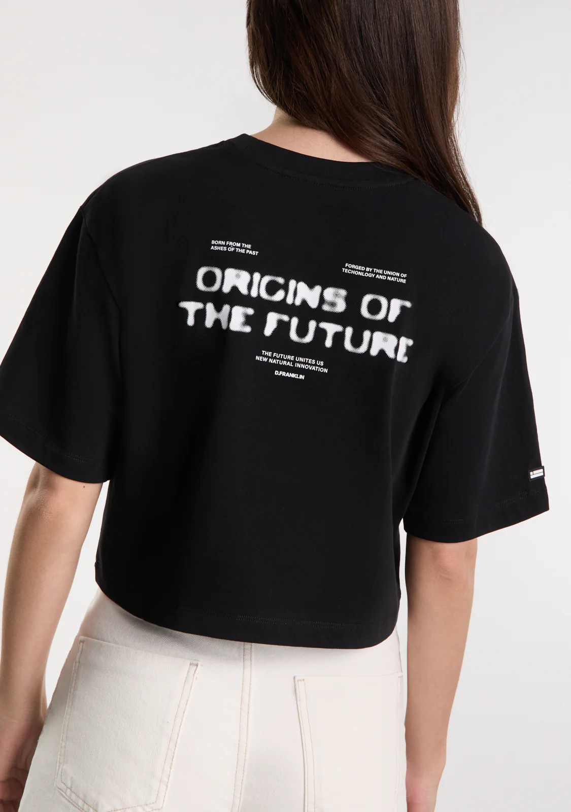 Origins Cropped T-Shirt Black / White - Imagen 6